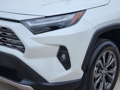 Used 2025 Toyota RAV4 Limited image 7