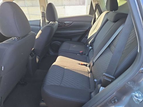 Used 2020 Nissan Rogue S image 11