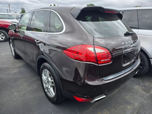 Used 2014 Porsche Cayenne S AWD/4WD image 3