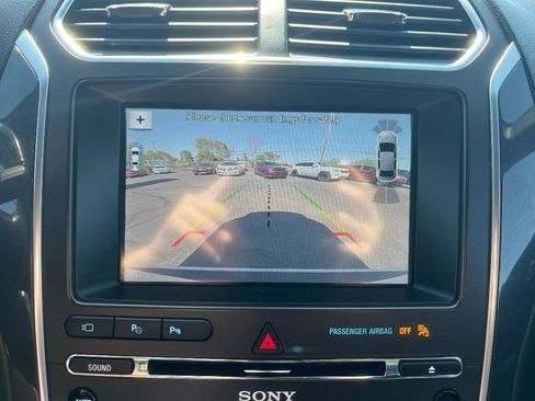 Used 2018 Ford Explorer Limited w/ Equipment Group 301A AWD/4WD image 14