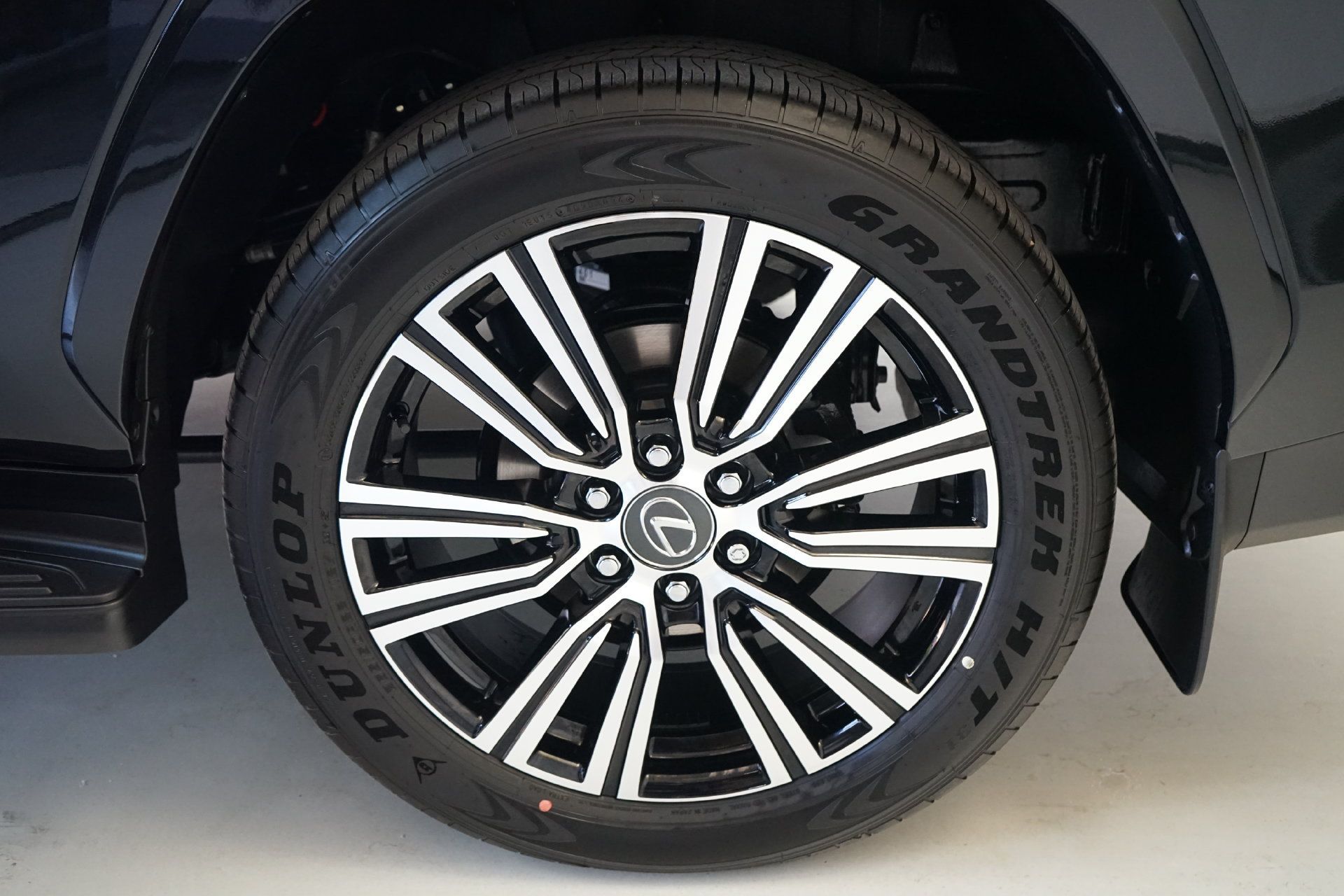 Used 2026 Lexus LX 600 4WD w/ Luxury Package image 38