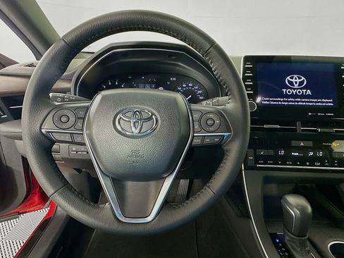 Used 2022 Toyota Avalon XLE image 11