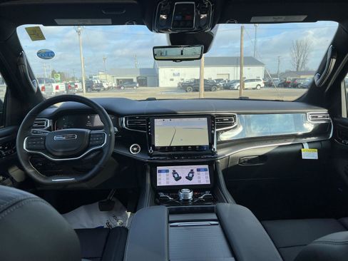 New 2026 Jeep Grand Wagoneer Summit image 32