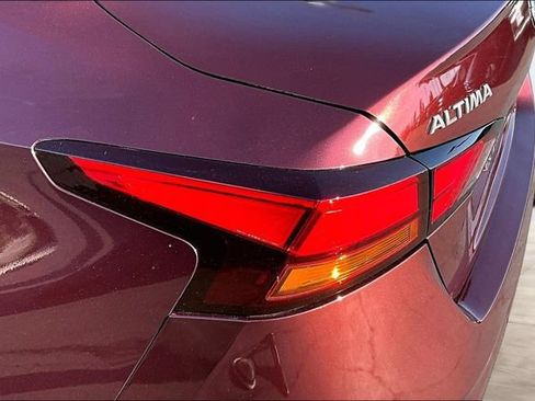 Certified 2024 Nissan Altima 2.5 SV FWD image 22