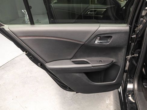 Used 2017 Honda Accord Sport Special Edition image 30