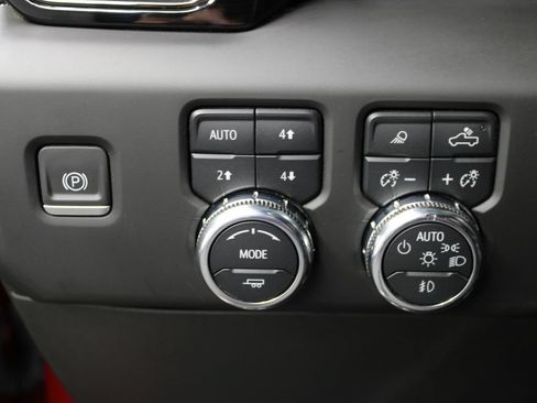Used 2024 GMC Sierra 2500 AT4 w/ AT4 Preferred Package AWD/4WD image 65