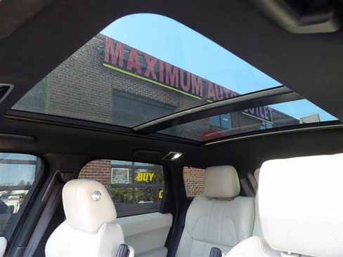 Used 2016 Land Rover Range Rover Sport HSE image 9