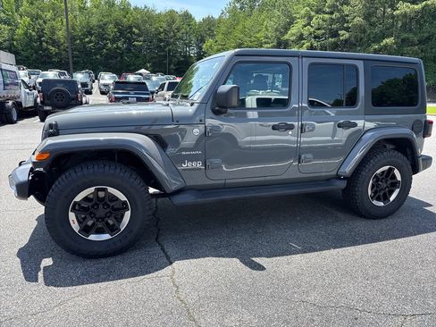 Used 2020 Jeep Wrangler Unlimited Sahara AWD/4WD image 4