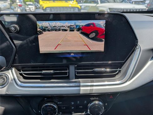 New 2026 Chevrolet Trax LT w/ LT Convenience Package FWD image 24