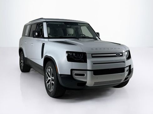 Used 2023 Land Rover Defender 130 SE AWD/4WD image 7