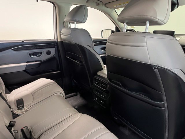 Used 2025 Honda Pilot Elite image 15