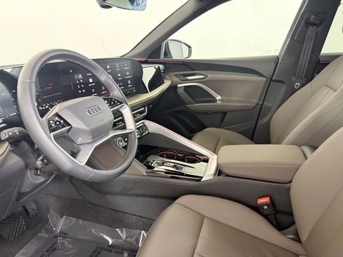 Certified 2025 Audi Q5 Premium w/ Convenience Package image 22