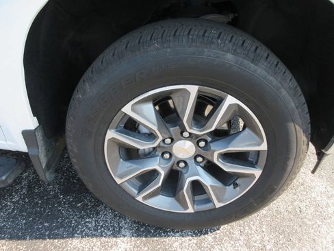 Certified 2023 Chevrolet Silverado 1500 LT AWD/4WD image 10