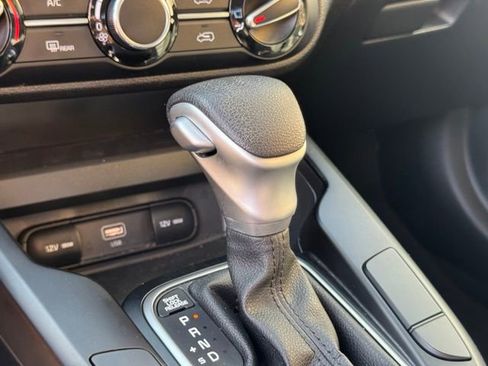Certified 2023 Kia Soul LX w/ LX Technology Package FWD image 21