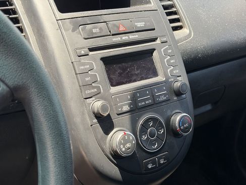 Used 2013 Kia Soul FWD image 10