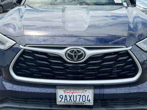 Used 2022 Toyota Highlander XLE image 12