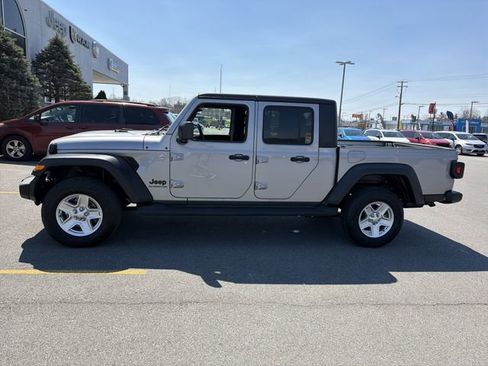 Used 2020 Jeep Gladiator Sport w/ Quick Order Package 24S AWD/4WD image 10