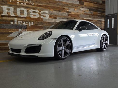 Used 2019 Porsche 911 Carrera T RWD image 3
