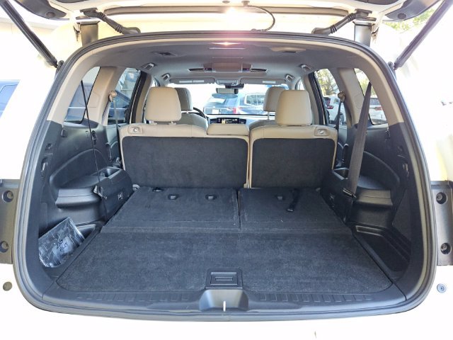Used 2020 Honda Pilot Touring image 13