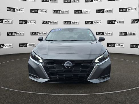 Used 2025 Nissan Altima 2.5 SV FWD image 8