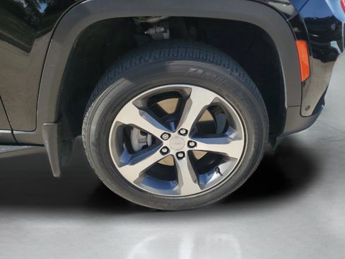 Certified 2023 Jeep Grand Cherokee 4WD 4xe w/ Luxury Tech Group II image 5