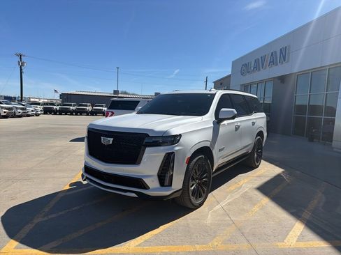 Used 2024 Cadillac Escalade V w/ LPO, ONYX Package image 3