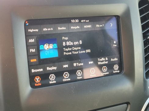 Used 2019 Jeep Cherokee Latitude w/ Popular Appearance Group image 3