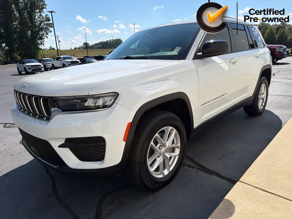 Certified 2024 Jeep Grand Cherokee Laredo X AWD/4WD image 5