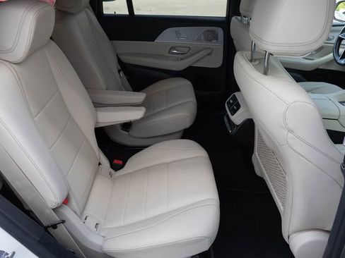 Certified 2025 Mercedes-Benz GLS 450 4MATIC image 18