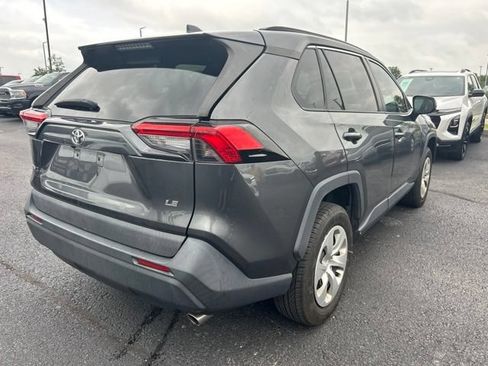 Used 2021 Toyota RAV4 LE FWD image 3