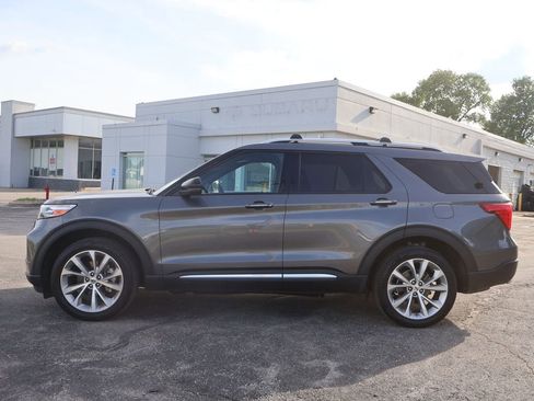 Used 2023 Ford Explorer Platinum w/ Technology Package AWD/4WD image 5