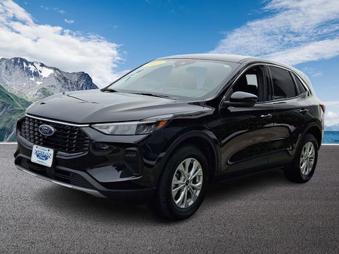 Certified 2023 Ford Escape Active w/ Tech Pack #2 image 3