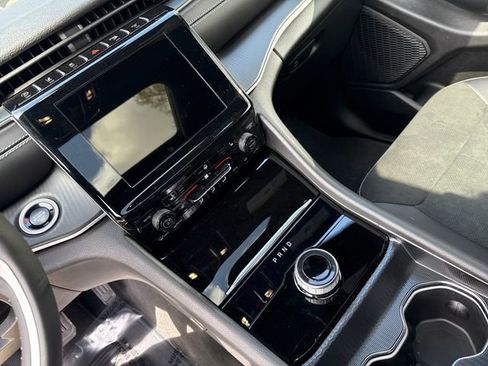 New 2025 Jeep Grand Cherokee L Altitude AWD/4WD image 22
