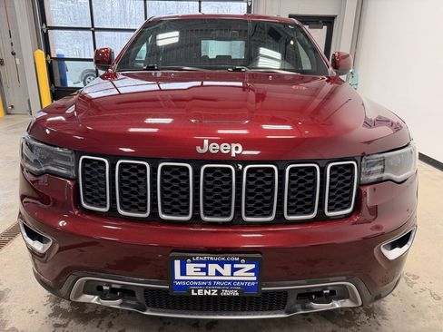 Used 2018 Jeep Grand Cherokee Limited image 3
