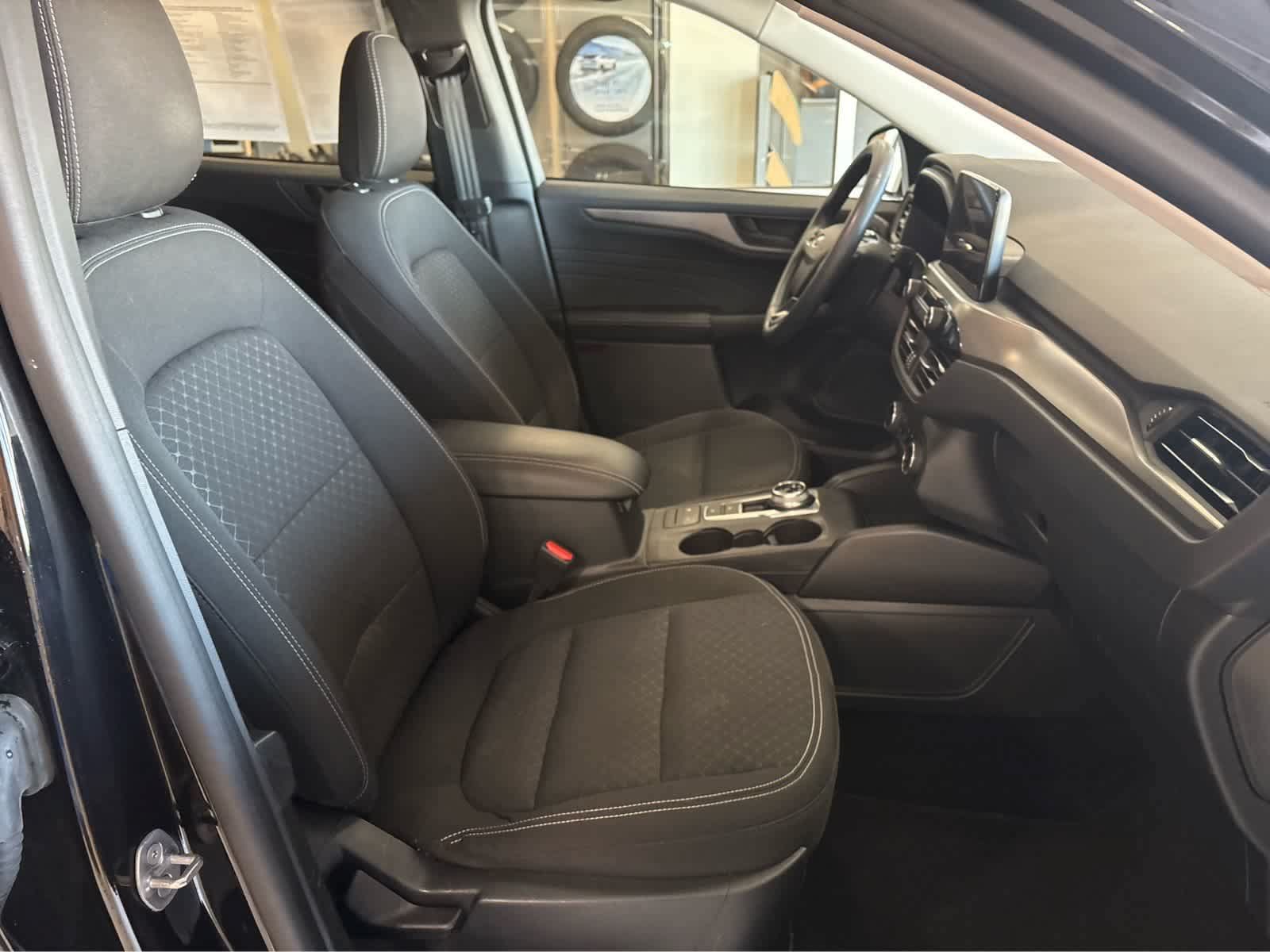 Certified 2024 Ford Escape Active AWD/4WD image 36