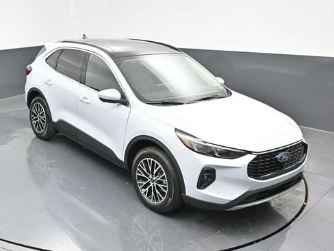 New 2025 Ford Escape SE w/ PHEV Premium Package image 18