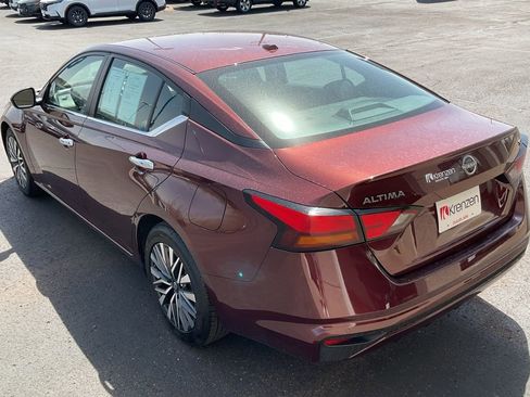 Used 2023 Nissan Altima 2.5 SV FWD image 7