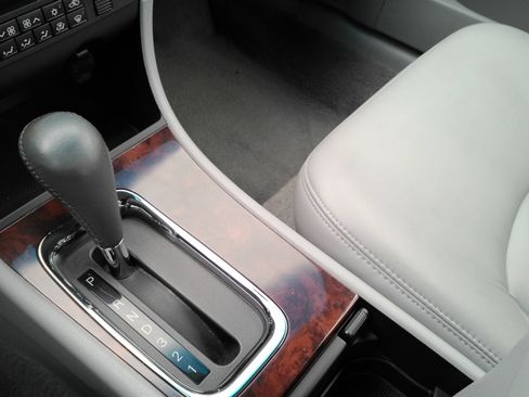 Used 2007 Buick LaCrosse CXL w/ Chromed Appearance Package FWD image 25