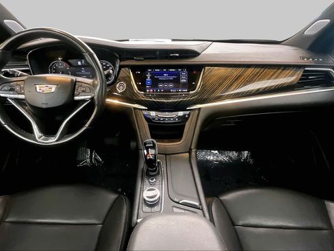 Used 2024 Cadillac XT6 Premium Luxury FWD image 16