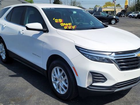 Used 2023 Chevrolet Equinox LT FWD image 2