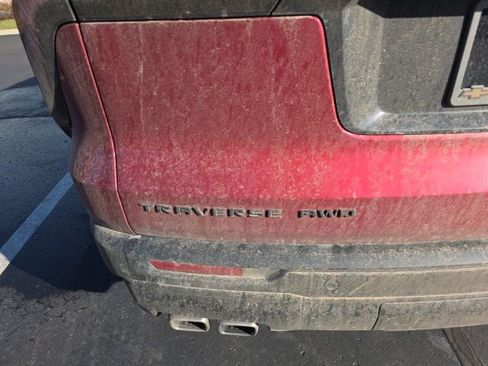 Used 2024 Chevrolet Traverse LT w/ Midnight/Sport Edition image 8