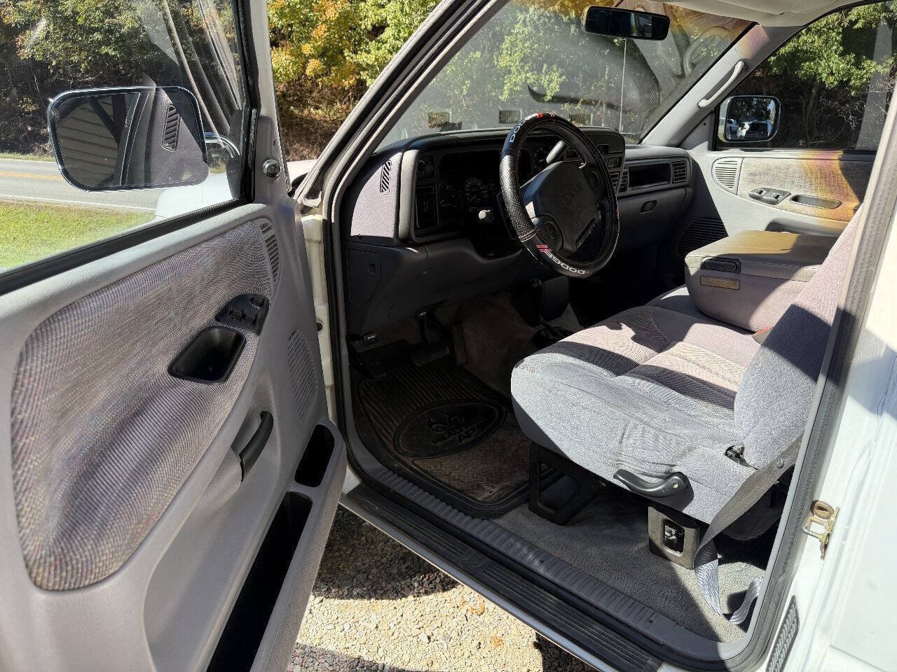 Used 1997 Dodge Ram 1500 Truck 4x4 Club Cab image 3