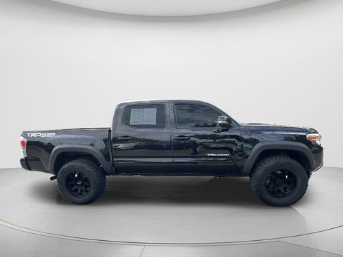 Used 2020 Toyota Tacoma TRD Off-Road w/ Technology Package AWD/4WD image 4