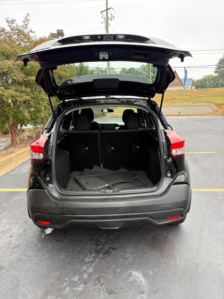 Used 2019 Nissan Kicks S FWD image 18