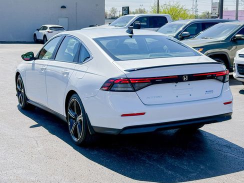 Used 2025 Honda Accord Sport image 9