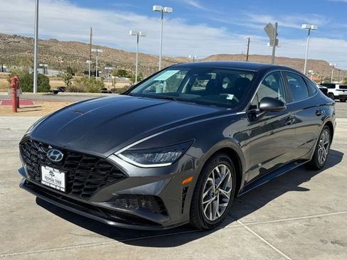 Used 2022 Hyundai Sonata SEL image 3