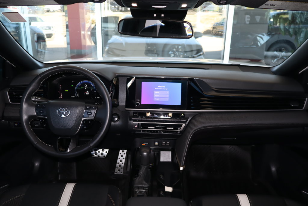 Used 2025 Toyota Camry SE FWD image 34