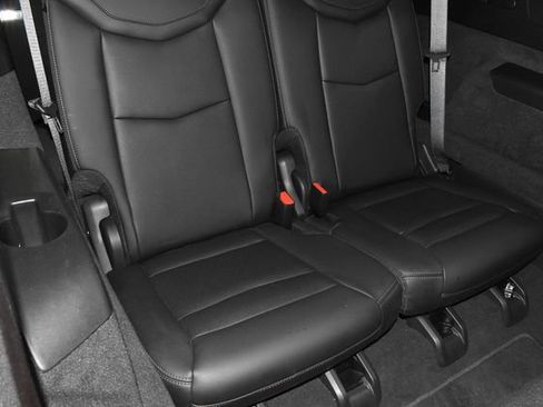 Used 2024 Cadillac XT6 Premium Luxury image 13