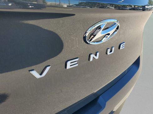 Certified 2025 Hyundai Venue SEL FWD image 31