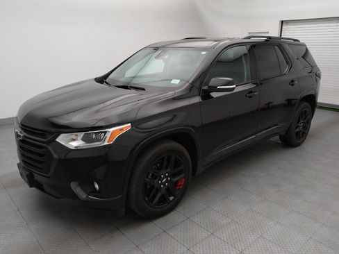 Used 2021 Chevrolet Traverse Premier w/ Redline Edition AWD/4WD image 2